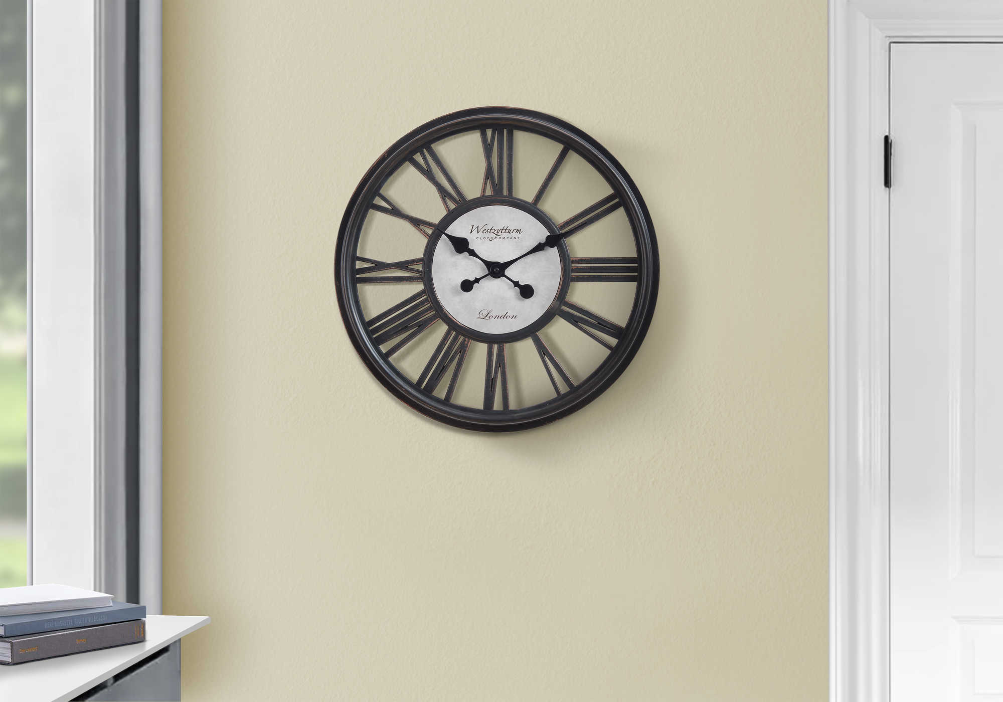 CLOCKS - 18"DIA / WALL CLOCK / ANTIQUE BLACK